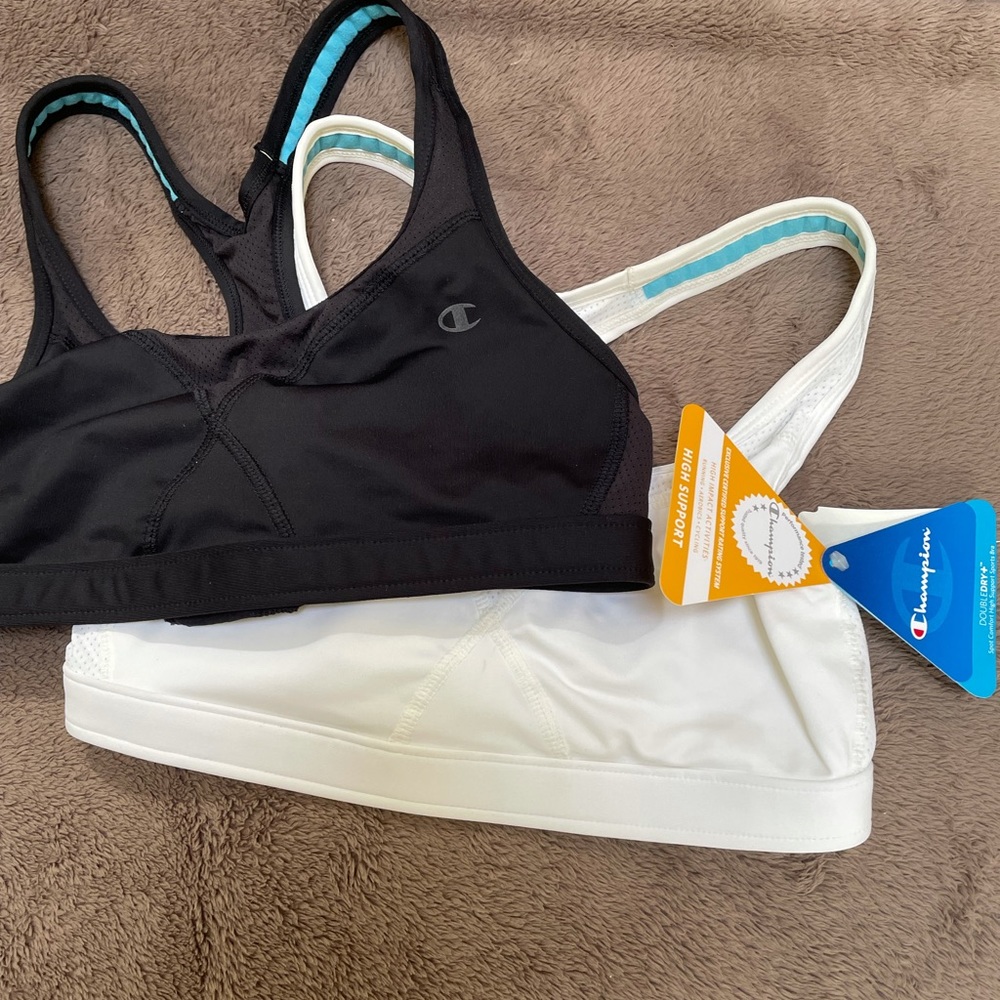 Sports bra black or white